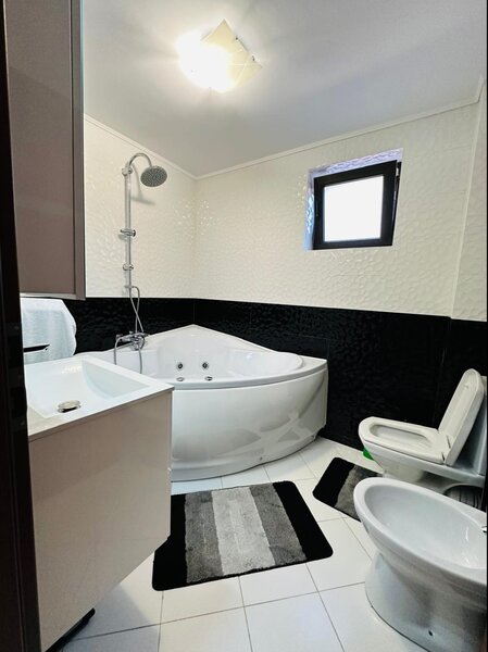 Margeanului, Antiaeriana, proprietar vand vila.